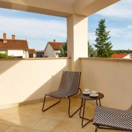 Nata By Guide Štinjan