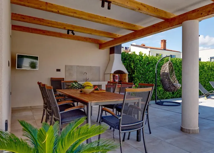 Nata By Guide Villa Pula